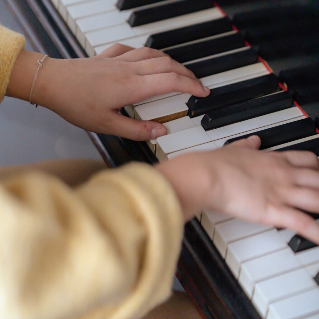 cours de musique piano enfant handicap maman vogue