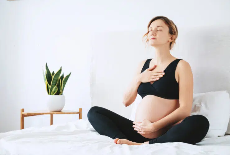 femme-enceinte-meditation