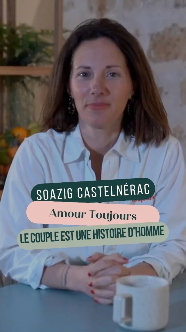 Le couple n’est pas un sujet de femmes.
Le couple est un projet à deux.

@amourtoujoursmedia nous le rappelle avec force :
Combien d’entre nous se sont appropriées seules la charge émotionnelle du couple ?
💬 Qui organise ?
💬 Qui se pose des questions ?
💬 Qui lit des livres sur la communication, sur l’amour, sur les blessures de l’attachement ?

Trop souvent : nous, les femmes.

Et pourtant…
Les hommes veulent aussi s’investir.
Ils veulent aussi aimer fort, longtemps, vraiment.
Parfois différemment.
Pas forcément comme nous l’avions imaginé.
Mais avec sincérité.

🌿 Laissez-les prendre leur place.
🌿 Laissez-les surprendre.
🌿 Laissez-les aimer à leur manière.

Le couple, ce n’est pas notre fardeau.
C’est notre chance partagée.

🎯 Messieurs, si vous voyez ce Reel : dites à votre femme aujourd’hui
“Je veux m’investir. Je veux t’aimer longtemps. Je veux écrire cette histoire avec toi.”

✨ Rejoignez une communauté de mamans, de femmes, de couples positifs et engagés.
Abonnez-vous à @mamanvogue ❤️

#vieencouple #amourtoujours #soazigcastelnerac #mamanvogue #relationdecouple #projetàdeux #épanoouissementenamour #soutienmutuel #familleheureuse #coupleheureux
