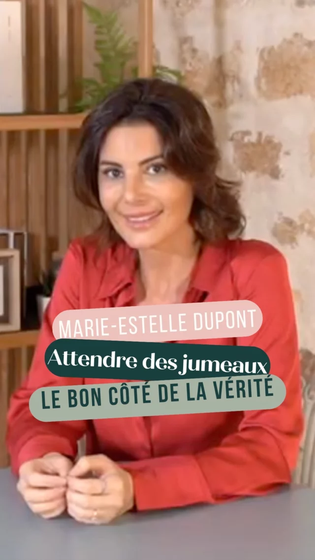 💥 “Tu vas faire comment ?”

C’est la première chose qu’on lui a dite quand elle a annoncé sa grossesse gémellaire.
Pas « félicitations », pas « c’est magnifique », pas « tu vas y arriver ».

👉 Dans cette vidéo, Marie-Estelle Dupont (@marieestelledupontoff), psychologue clinicienne, revient sur l’arrivée de ses jumeaux en plein confinement :
💡 comment elle a survécu à 14 biberons par jour
🧠 comment elle a refusé de se laisser contaminer par la peur des autres
❤️ comment elle a plongé corps et âme dans ce double amour, cette folie douce, cette aventure surnaturelle qu’est la gémellité.

Un témoignage à transmettre à toutes les femmes enceintes de jumeaux.
Pour leur dire que ce n’est pas un double fardeau — mais une double grâce.
Si on s’y abandonne pleinement, on en ressort métamorphosée.

🎥 Et vous ? Quelle a été votre plus grande surprise en devenant mère ?
Partagez vos expériences en commentaires ⤵️

✨ Rejoignez une communauté de mamans engagées et positives.
Abonnez-vous à @mamanvogue